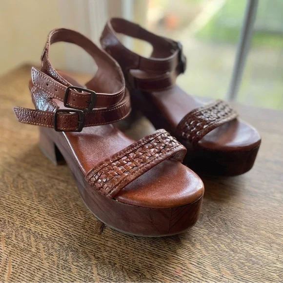 BED Stu Kenya Cognac Leather Heeled Wood Platform Sandals Sz